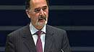 Volkswagen boss Pischetsrieder contract extended for five more years