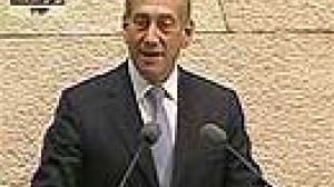 Olmert to be sworn in on unilateral border plan