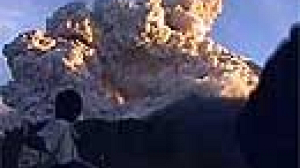 Le volcan Merapi plus menaçant que jamais