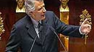 French government survives censure motion