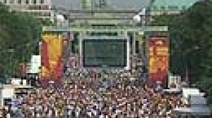 Mondial : vague déferlante de supporteurs sur Berlin