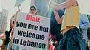 Blair in Libano accolto da proteste. Manifestazioni a Beirut al grido di “assassino, assassino”
