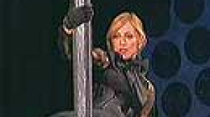 Madonna defiant over crucifixion scene