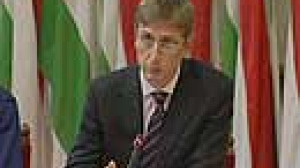 Hungarian Opposition Snubs PM