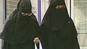 Blair backs Straw in veils row