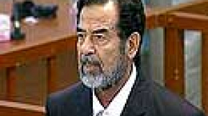 Saddam Hussein condamné à mort par pendaison pour le massacre des chiites à Doujaïl