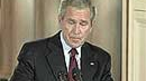 Le départ de Rumsfeld ouvre la voie à un changement de politique en Irak