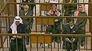 Saddam appears in court despite boycott threat