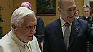 Olmert calls for public stand from Pope on Holocaust deniers