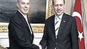 Tony Blair entame sa tournée pour la paix au Proche-Orient et en Irak