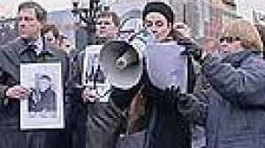 Rassemblement en hommage aux journalistes tués en Russie