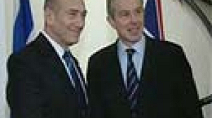 Blair meets Israeli and Palestinian leaders in peace push