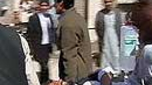 Bomb kills 15 in Pakistani courtroom