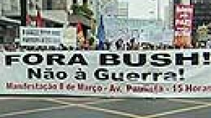 George W.Bush entame sa tournée en Amérique latine avec des manifestations au Brésil