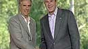 George W.Bush met en avant sa “diplomatie tranquille” et ignore les diatribes de Hugo Chavez