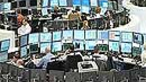 G10 bankers unconcerned by share volatility