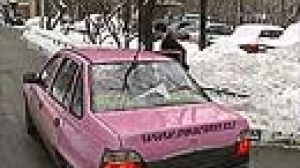 All-female taxi firm in the pink in Moscow