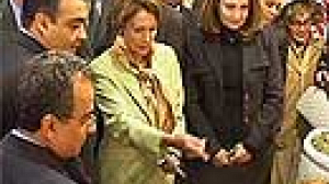 Nancy Pelosi entame une visite controversée en Syrie