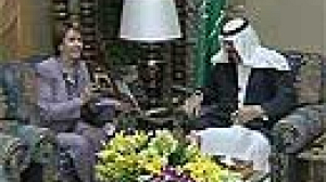Nancy Pelosi poursuit sa tournée au Proche-Orient tandis que les critiques de la Maison Blanche se font de plus en plus virulentes
