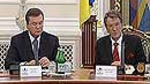 Ukraine’s leader threatens to prosecute rivals