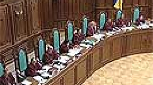 Ukraine : la Cour constitutionnelle examine la dissolution du Parlement