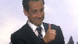 Sarkozy quick to resume campaigning