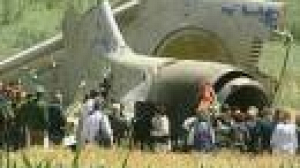 Air traffic controllers tried over mid-air collision