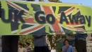 Des pierres et des oeufs lancés contre l’ambassade britannique en Iran