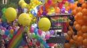 Thousands celebrate gay pride in Berlin