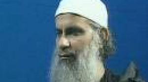 Appel à la reddition du chef de la Mosquée Rouge