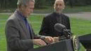 George Bush et Hamid Karzaï veulent tous les deux en finir avec les Taliban