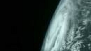 Endeavour survole Dean avant de rentrer sur Terre