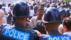 La tension continue de monter au Pakistan