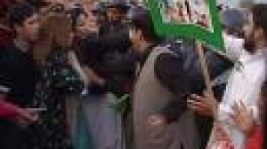 La crise s’aggrave au Pakistan après l’appel de Benazir Bhutto à manifester contre l‘état d’urgence