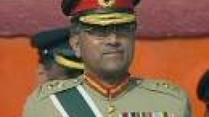 Pakistan : Musharraf passe le pouvoir à la tête de l’armée