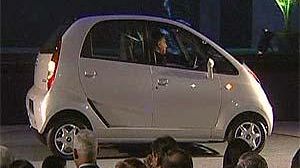 L’Inde commercialise la voiture la moins chère du monde