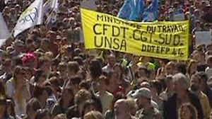 Le bras de fer se poursuit sur les réformes en France entre les fonctionnaires et le gouvernement