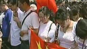 La Chine figée pour rendre hommage aux victimes du séisme