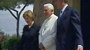 Rare Vatican setting as Pope hosts Bush