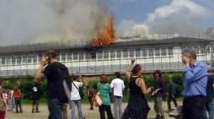 Immigrants start fire in French deportation centre