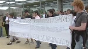 Marche en hommage aux étudiants français assassinés à Londres