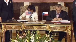 Prague scelle symboliquement son accord avec Washington sur le bouclier antimissile américain controversé