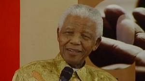 Loin des mondanités, Nelson Mandela fête ses 90 ans
