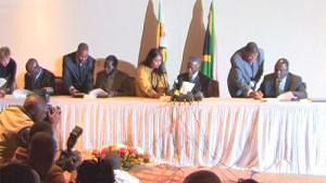 Zimbabwe leaders agree talks to end crisis