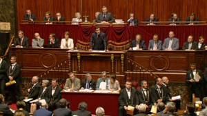 Réforme de la Constitution française adoptée à l’arrachée