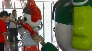 China’s robotic welcoming delegation