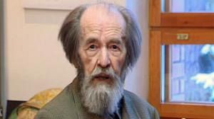 Hommage national et international à l’ancien dissident Alexandre Soljenitsyne