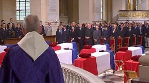 Recueillement, prières et chant religieux pour les 10 Français tués en Afghanistan