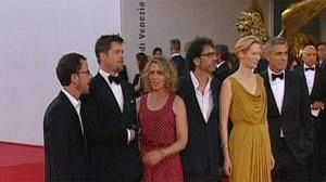 Glänzender Mostra-Auftakt mit Brad Pitt und George Clooney