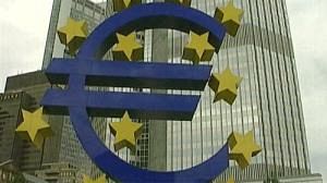 Banks inject extra cash to raise confidence